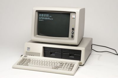 Компьютер IBM питается от "крови" Компьютер IBM питается от "крови"