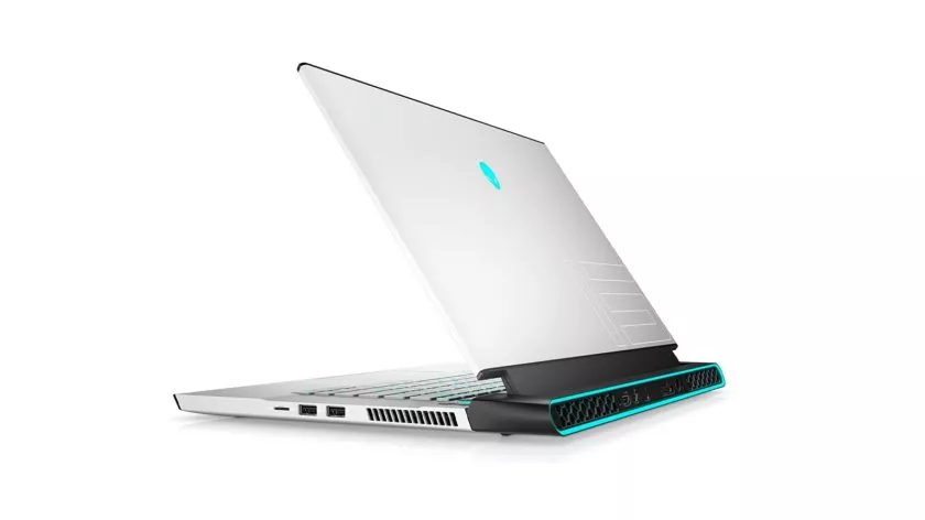 Alienware M15 R4: самый красивый ноутбук с RTX 3070