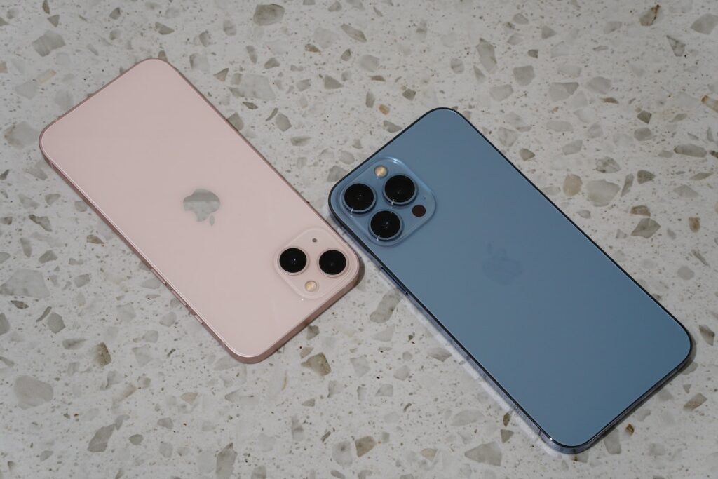 Стоит ли покупать Apple iPhone 13?
