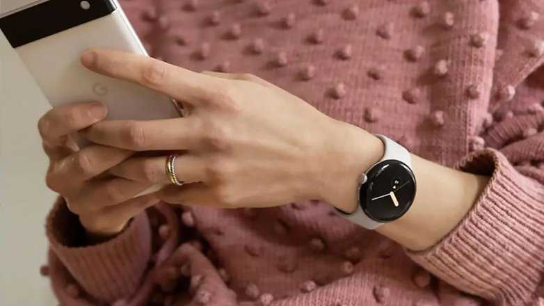 Часы Google Pixel, вероятно, будут поставляться с приложениями Fitbit. / © Google