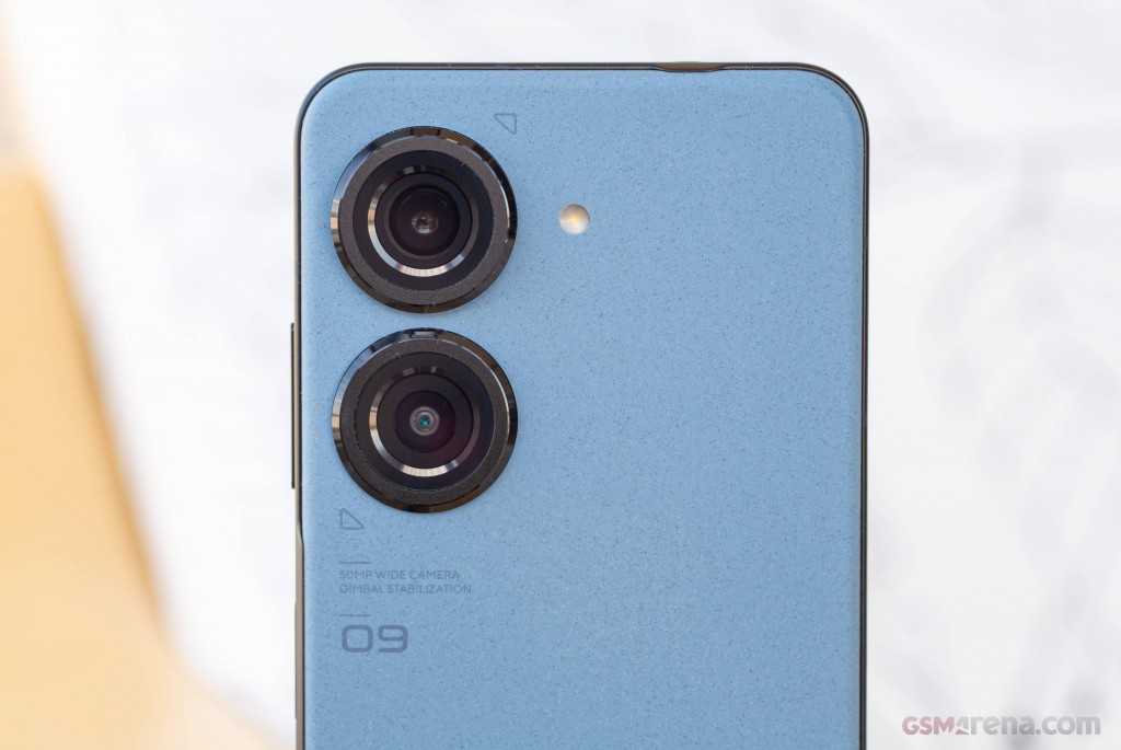Основная камера Zenfone 9 имеет карданную стабилизацию. / ©