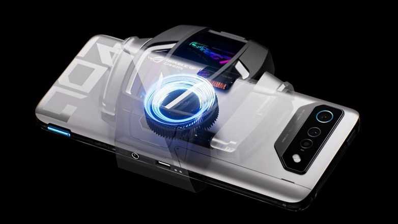 Asus ROG Phone 7 Ultimate оснащен моторизованным вентиляционным отверстием / © Asus