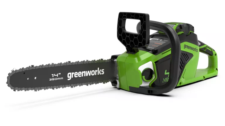 Greenworks GD40CS15 - Лучшая аккумуляторная бензопила 35 см