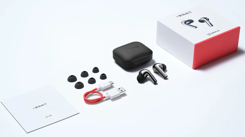В розничную упаковку OnePlus Buds Pro 3 войдут сменные ушные вкладыши и USB-кабель / © X/u/EVleaks
